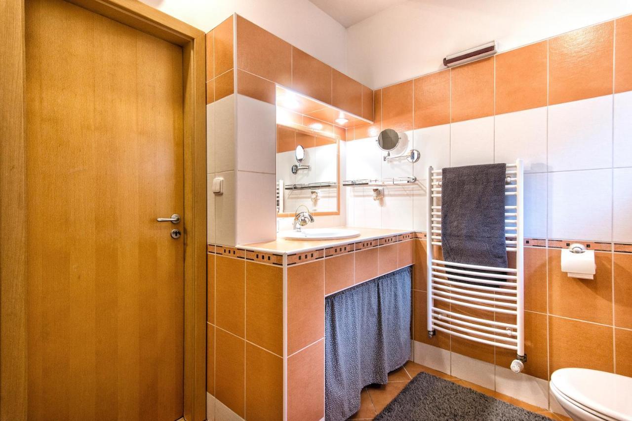 Apartment Neratovice 外观 照片